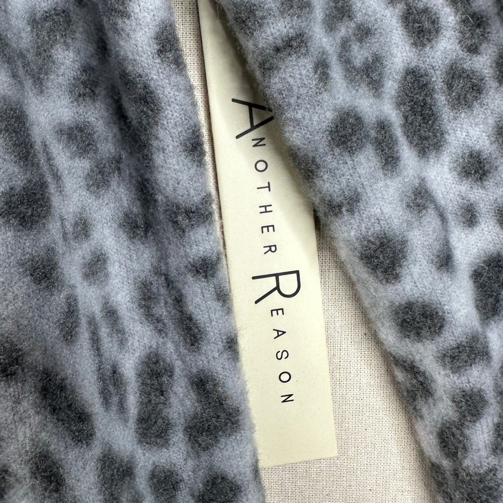 New Another Reason Animal Print Keyhole Front Long Sleeve Shirt size Medium Gray - Picture 3 of 7